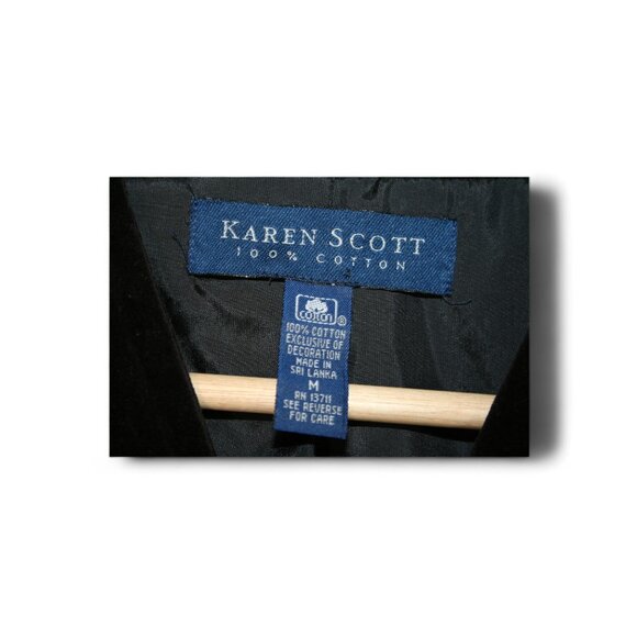 Karen Scott Velvet Christmas Vest with Embroidered Wreaths - Picture 5 of 5